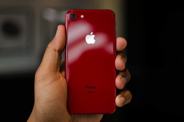 iPhone 8 (красный)