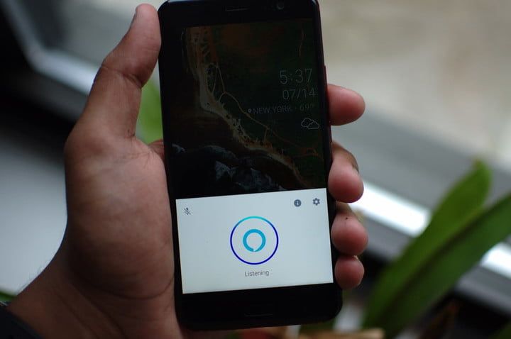 Приложение Alexa на HTC U11