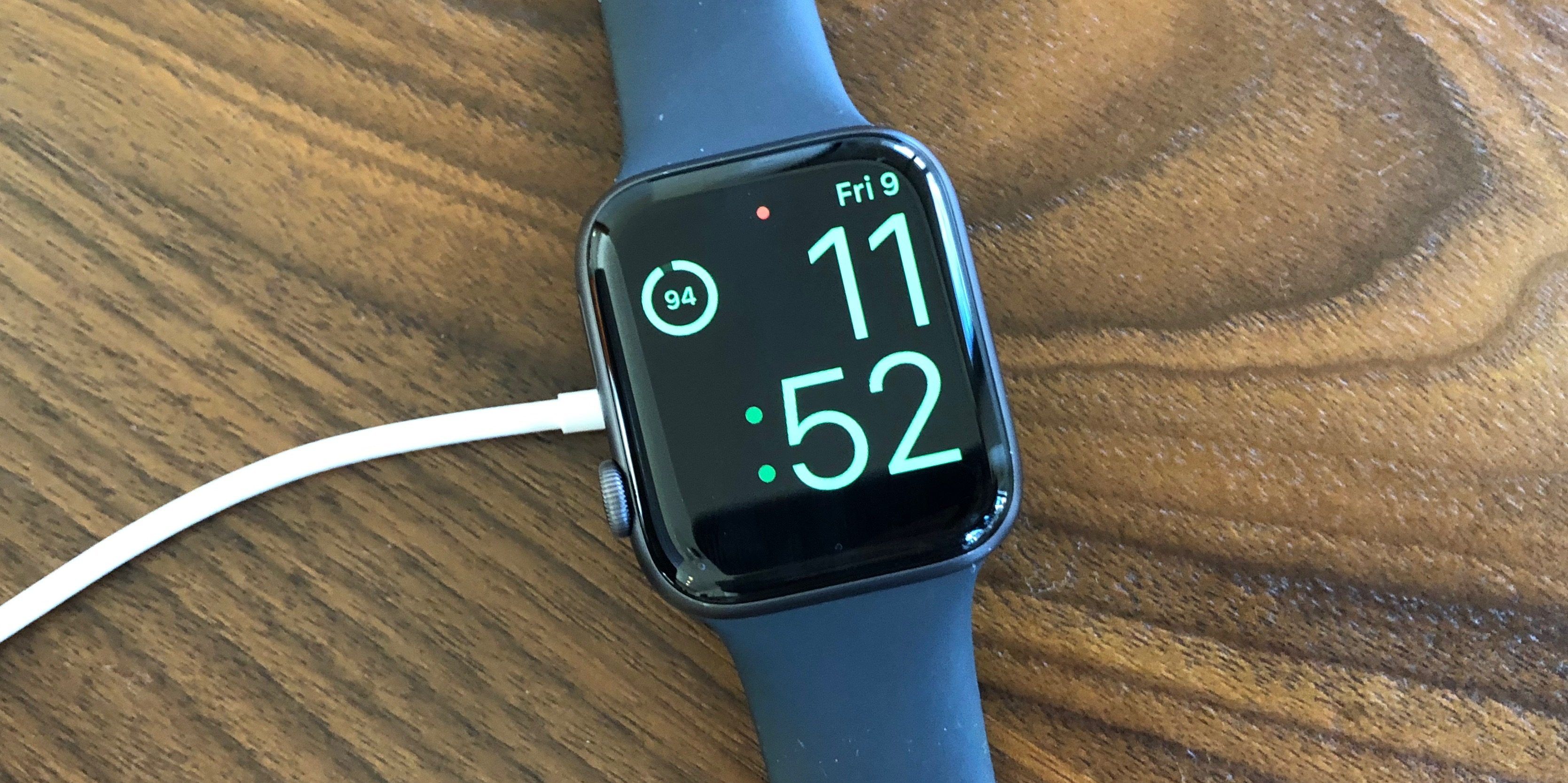 как заряжать Apple Watch